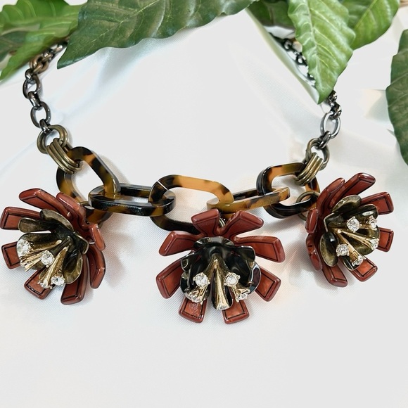 THE LIMITED STATEMENT NECKLACE - Picture 5 of 5
